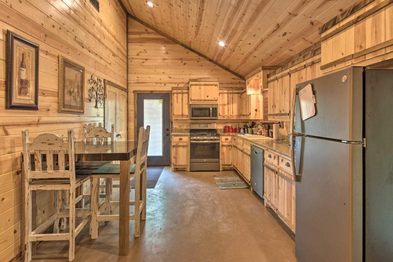 Cabin With Hot Tub - Near Broken Bow Lake And Hiking! エクステリア 写真